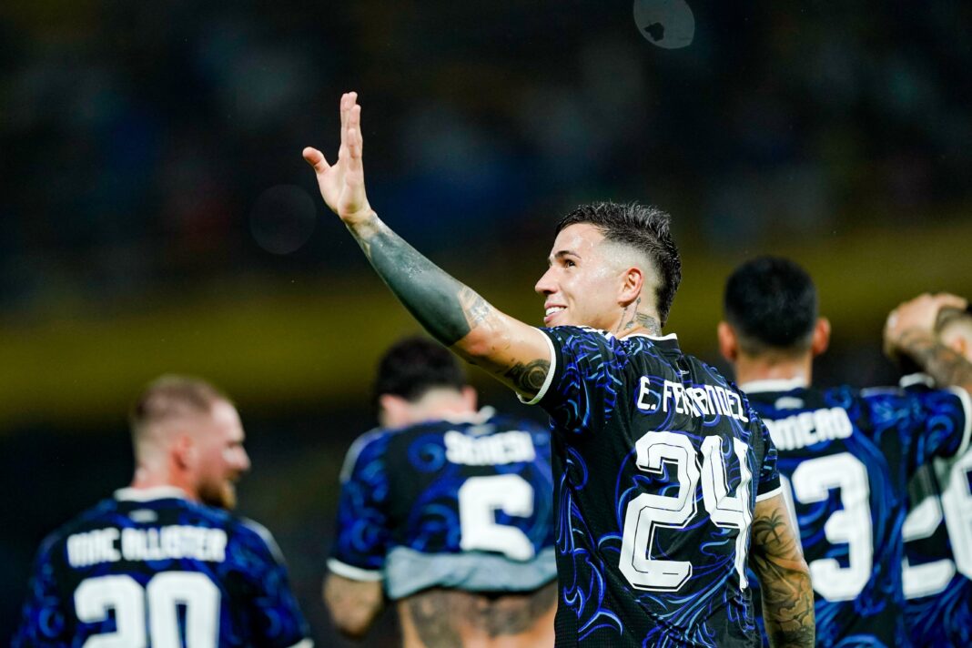 Jugadores de la Selección Argentina celebrando un gol durante el partido amistoso ante Mauritania en La Bombonera.